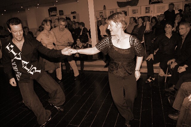 min 2006 12 16 beaune boogie 359 sepia